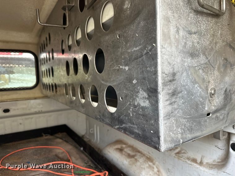 image for item DT6498 2013 Chevrolet Silverado 1500 pickup truck