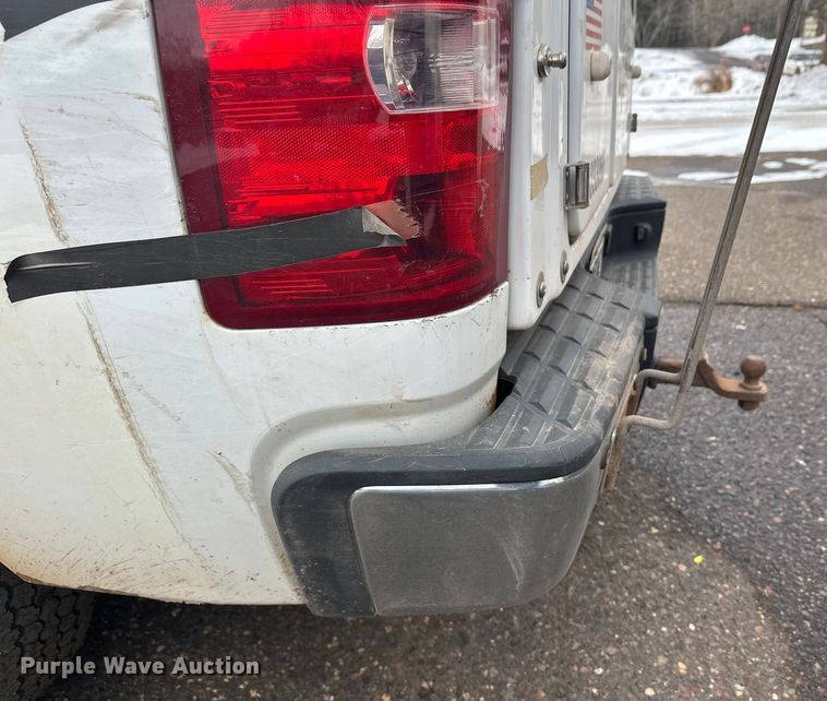 image for item DT6498 2013 Chevrolet Silverado 1500 pickup truck