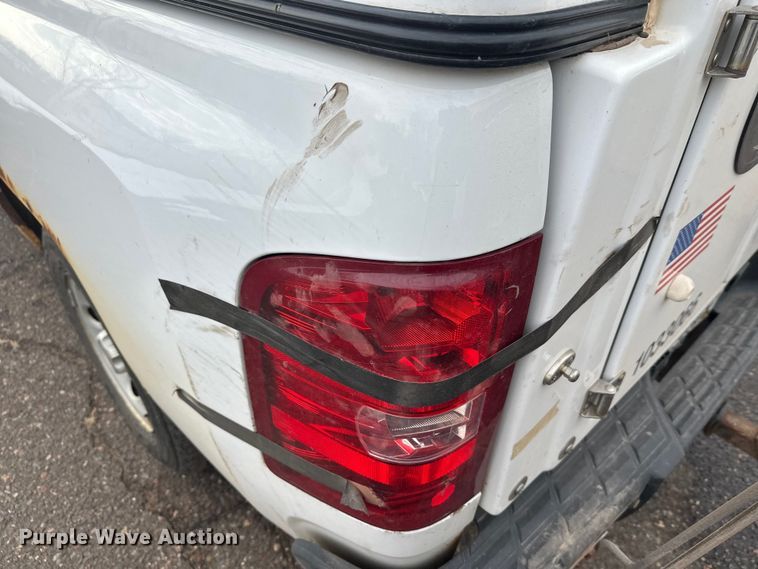 image for item DT6498 2013 Chevrolet Silverado 1500 pickup truck