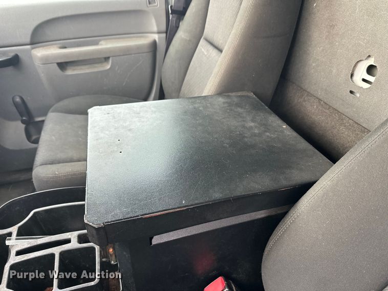 image for item DT6498 2013 Chevrolet Silverado 1500 pickup truck