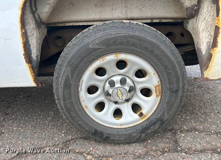 image for item DT6498 2013 Chevrolet Silverado 1500 pickup truck