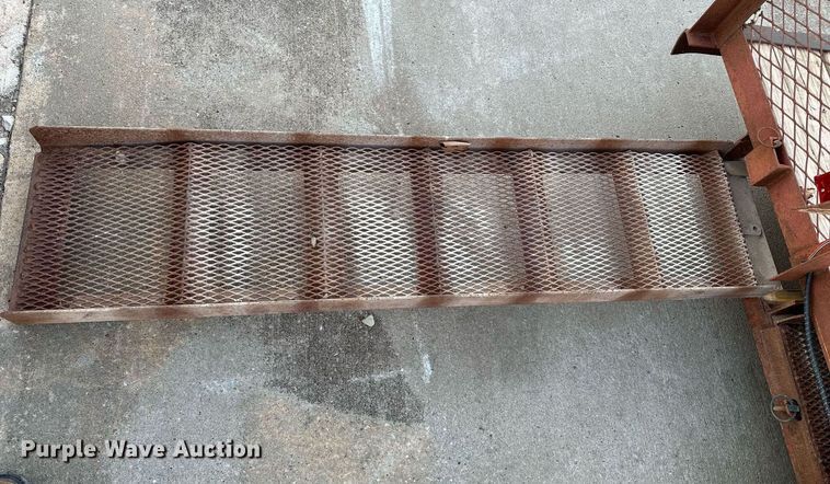 image for item DT6573 2007 C&M utility trailer