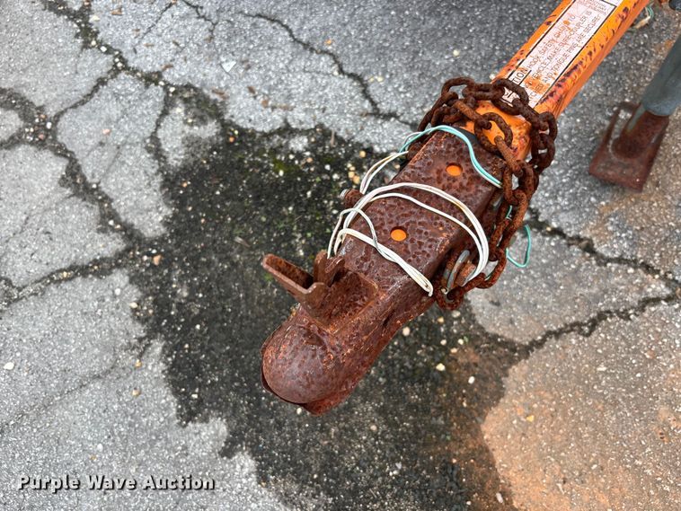 image for item DU0300 Arrow board trailer