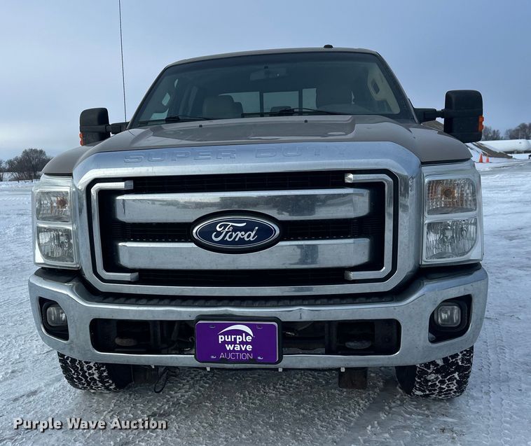 image for item DW4392 2011 Ford F350 Crew Cab pickup truck