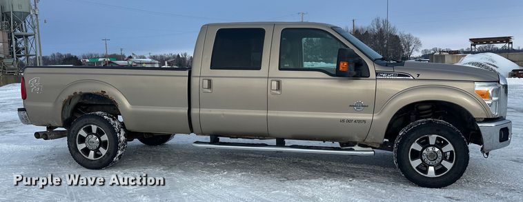image for item DW4392 2011 Ford F350 Crew Cab pickup truck