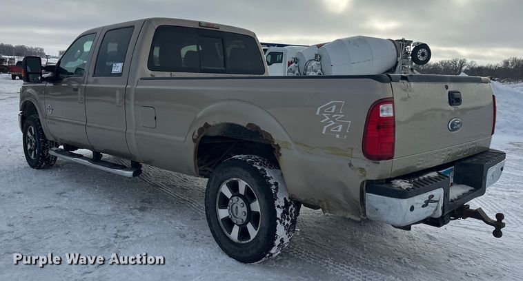 image for item DW4392 2011 Ford F350 Crew Cab pickup truck