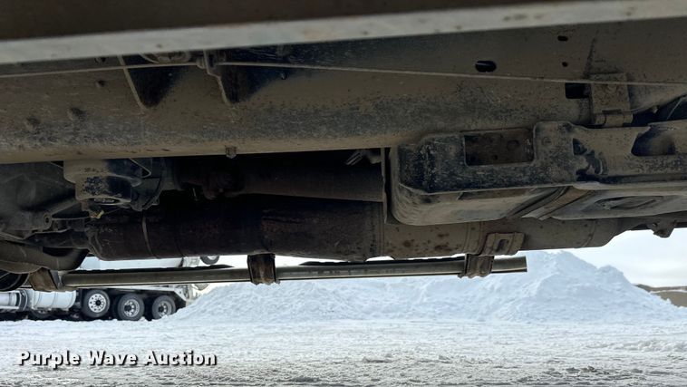 image for item DW4392 2011 Ford F350 Crew Cab pickup truck