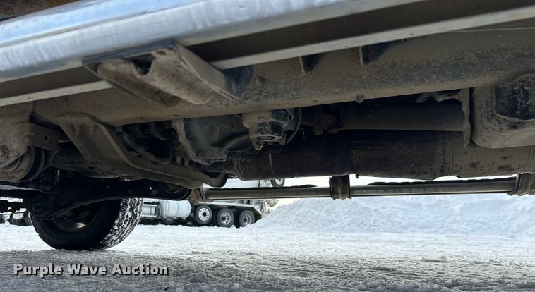 image for item DW4392 2011 Ford F350 Crew Cab pickup truck