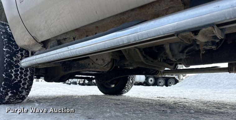 image for item DW4392 2011 Ford F350 Crew Cab pickup truck