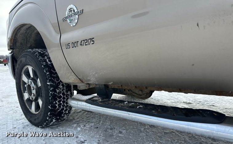 image for item DW4392 2011 Ford F350 Crew Cab pickup truck