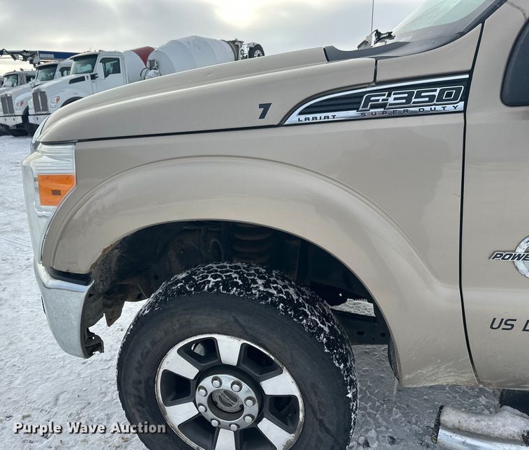 image for item DW4392 2011 Ford F350 Crew Cab pickup truck