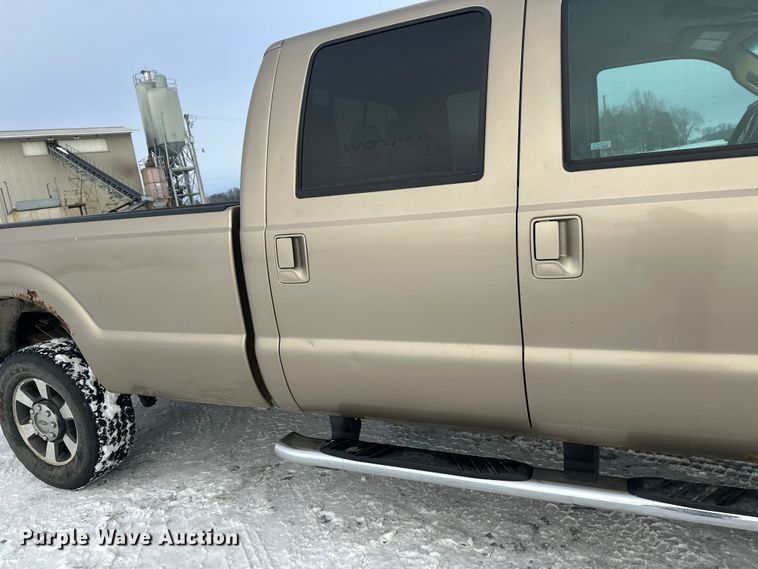 image for item DW4392 2011 Ford F350 Crew Cab pickup truck