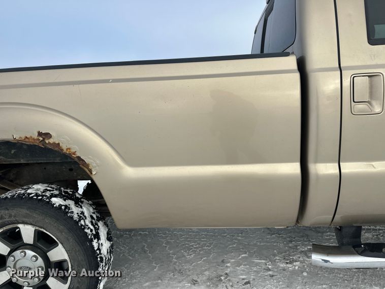 image for item DW4392 2011 Ford F350 Crew Cab pickup truck