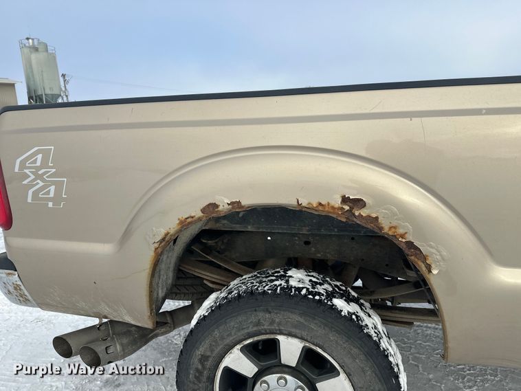 image for item DW4392 2011 Ford F350 Crew Cab pickup truck