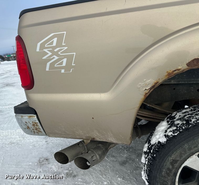 image for item DW4392 2011 Ford F350 Crew Cab pickup truck