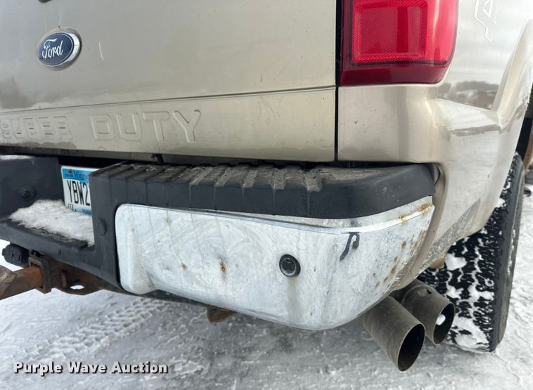 image for item DW4392 2011 Ford F350 Crew Cab pickup truck