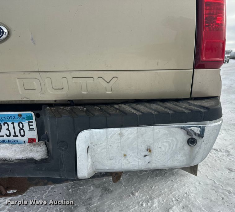 image for item DW4392 2011 Ford F350 Crew Cab pickup truck