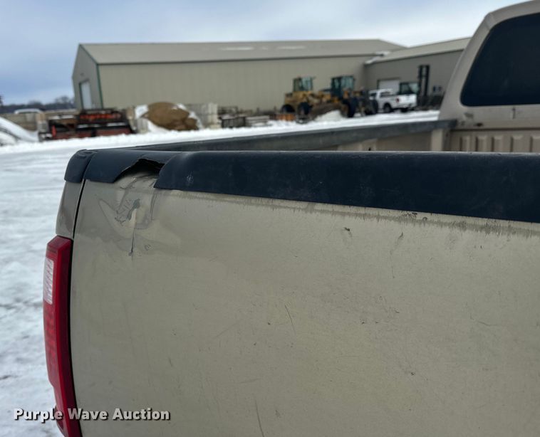 image for item DW4392 2011 Ford F350 Crew Cab pickup truck