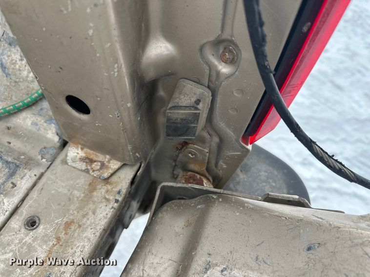 image for item DW4392 2011 Ford F350 Crew Cab pickup truck