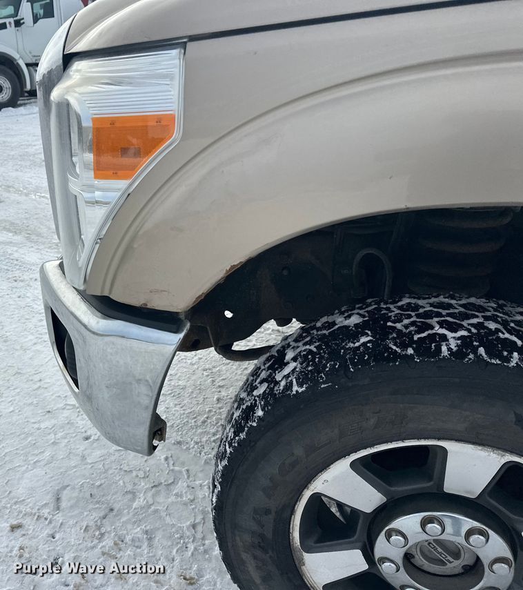 image for item DW4392 2011 Ford F350 Crew Cab pickup truck