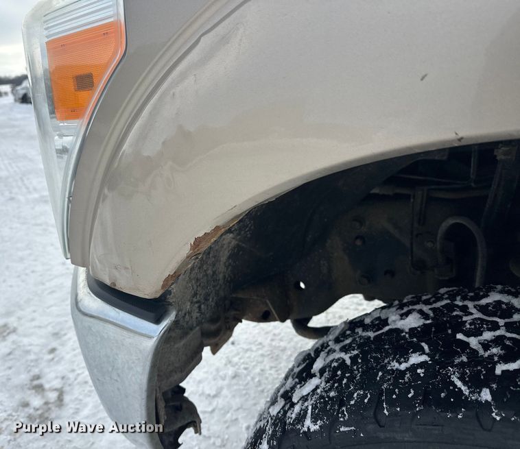 image for item DW4392 2011 Ford F350 Crew Cab pickup truck