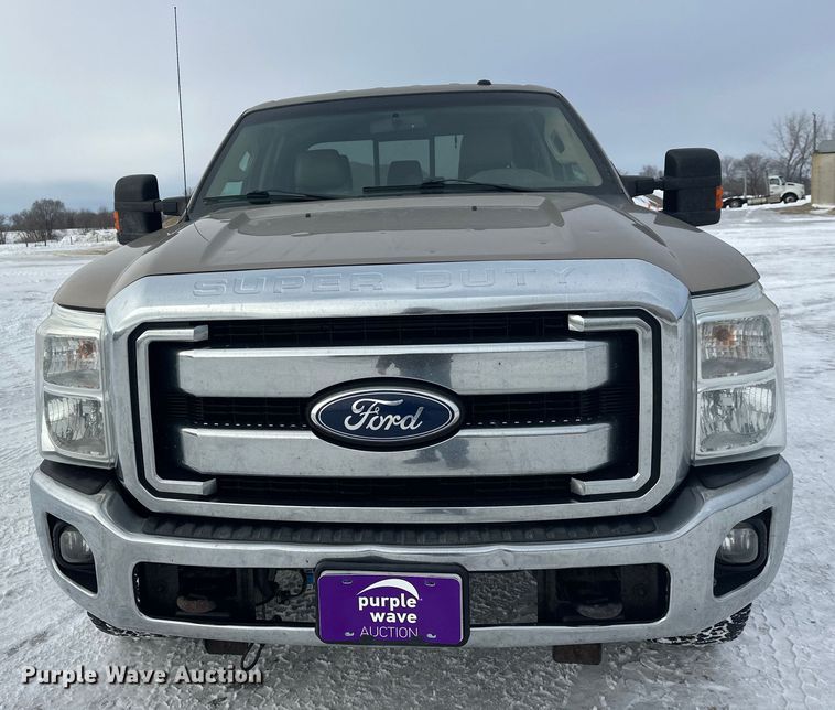 image for item DW4392 2011 Ford F350 Crew Cab pickup truck