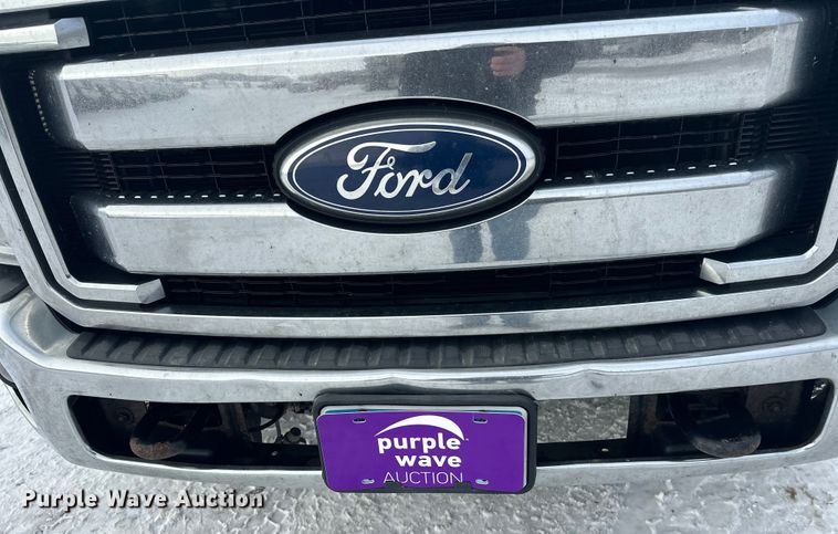 image for item DW4392 2011 Ford F350 Crew Cab pickup truck