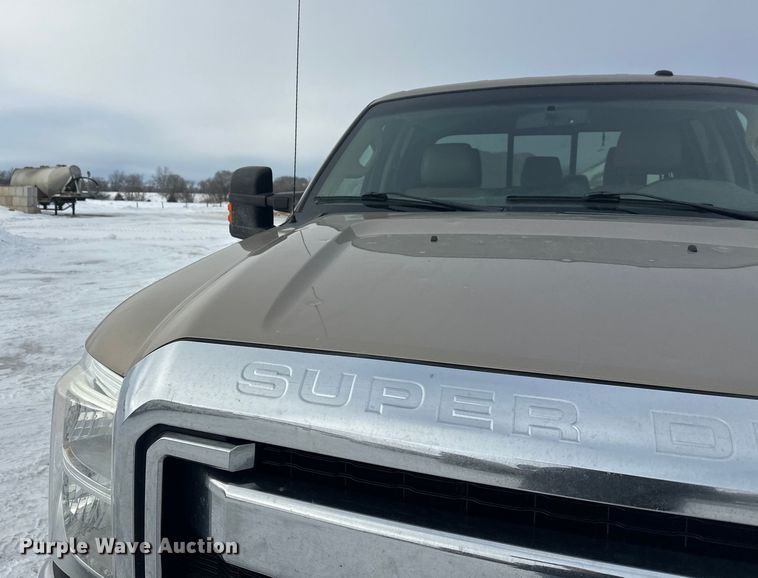 image for item DW4392 2011 Ford F350 Crew Cab pickup truck