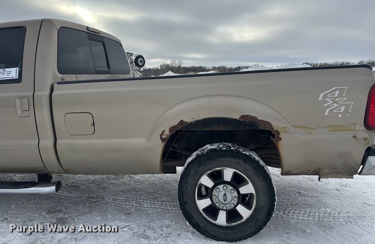 image for item DW4392 2011 Ford F350 Crew Cab pickup truck