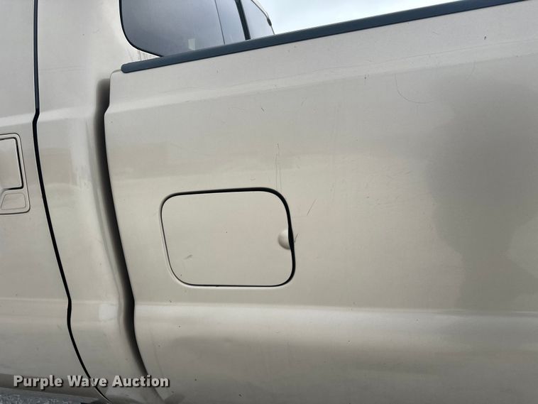 image for item DW4392 2011 Ford F350 Crew Cab pickup truck