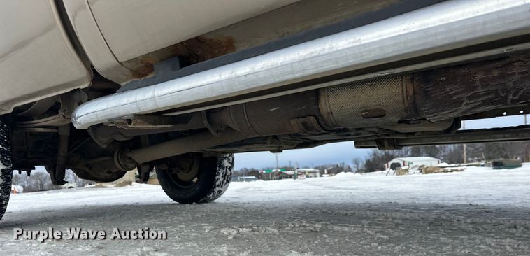 image for item DW4392 2011 Ford F350 Crew Cab pickup truck