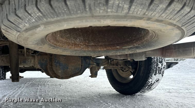 image for item DW4392 2011 Ford F350 Crew Cab pickup truck