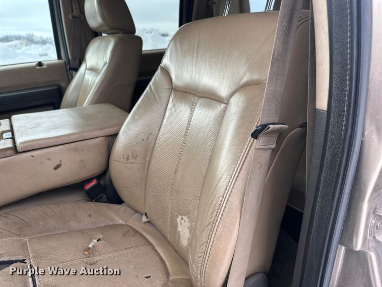 image for item DW4392 2011 Ford F350 Crew Cab pickup truck