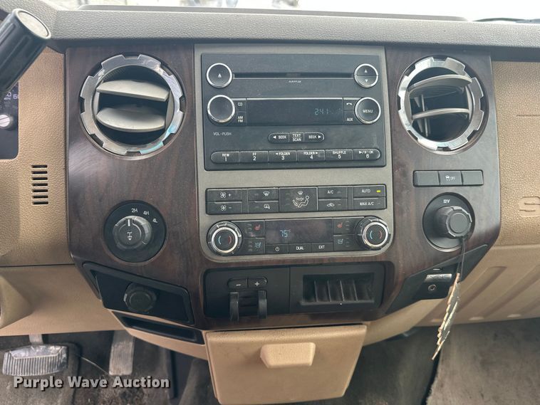 image for item DW4392 2011 Ford F350 Crew Cab pickup truck