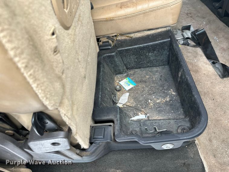 image for item DW4392 2011 Ford F350 Crew Cab pickup truck