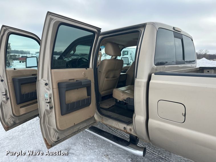 image for item DW4392 2011 Ford F350 Crew Cab pickup truck