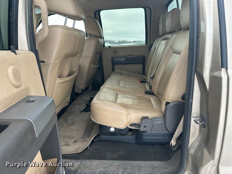 image for item DW4392 2011 Ford F350 Crew Cab pickup truck