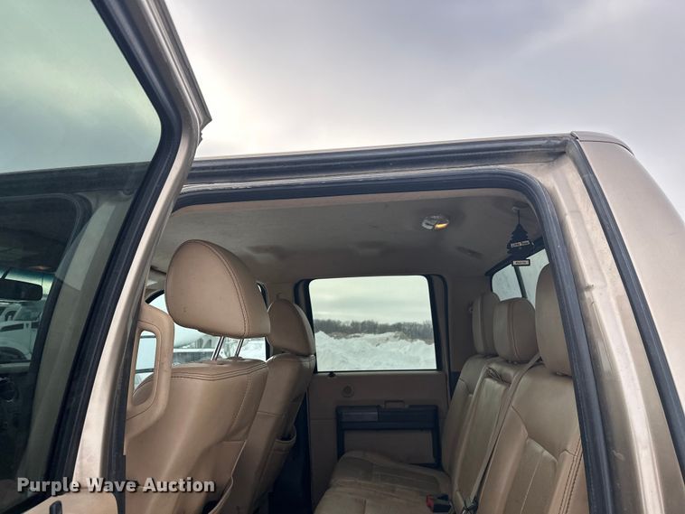 image for item DW4392 2011 Ford F350 Crew Cab pickup truck