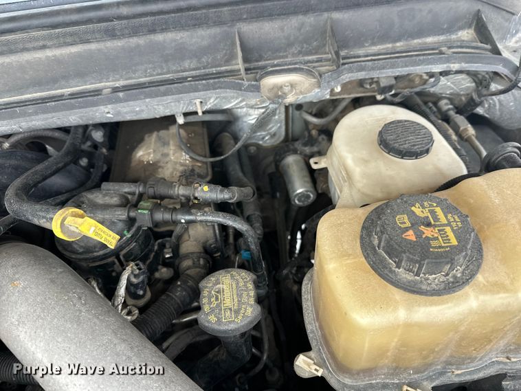 image for item DW4392 2011 Ford F350 Crew Cab pickup truck