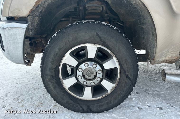 image for item DW4392 2011 Ford F350 Crew Cab pickup truck