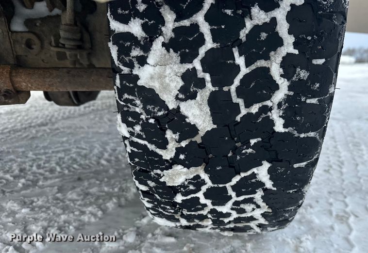 image for item DW4392 2011 Ford F350 Crew Cab pickup truck