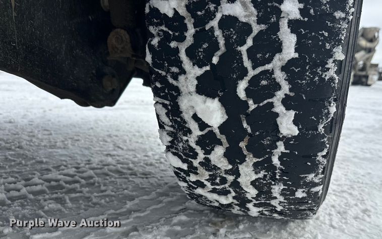 image for item DW4392 2011 Ford F350 Crew Cab pickup truck