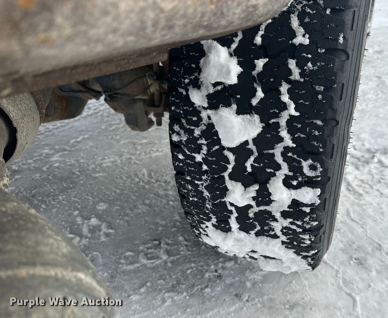 image for item DW4392 2011 Ford F350 Crew Cab pickup truck