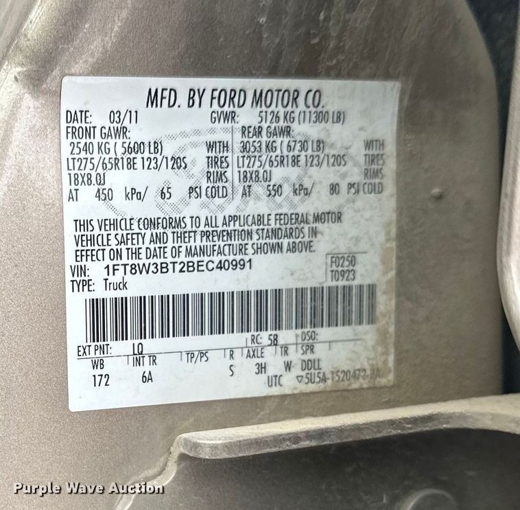 image for item DW4392 2011 Ford F350 Crew Cab pickup truck