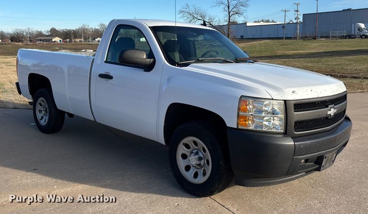 image for item DW7372 2008 Chevrolet Silverado pickup truck