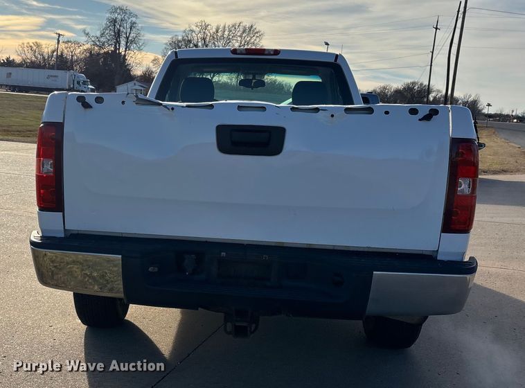 image for item DW7372 2008 Chevrolet Silverado pickup truck