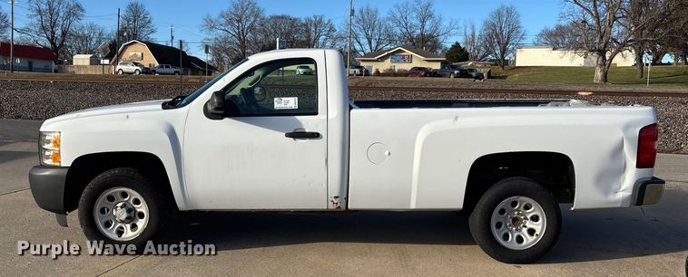 image for item DW7372 2008 Chevrolet Silverado pickup truck