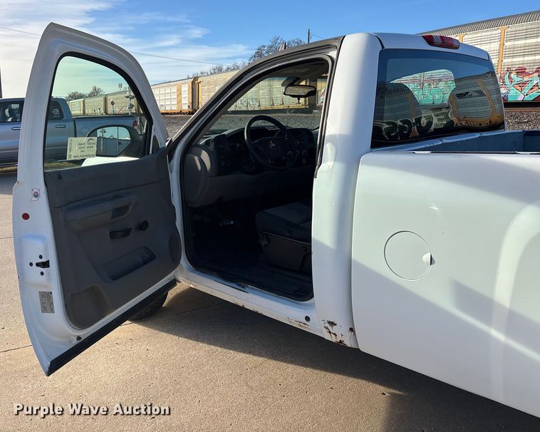 image for item DW7372 2008 Chevrolet Silverado pickup truck