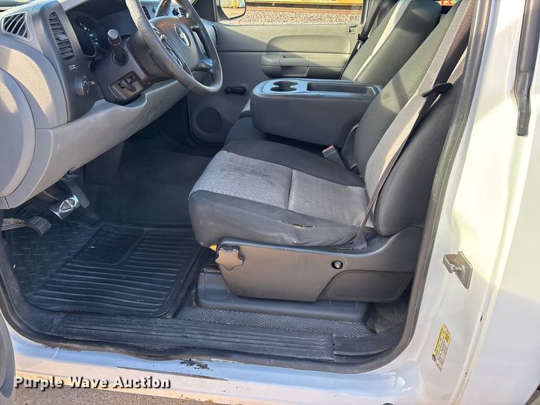 image for item DW7372 2008 Chevrolet Silverado pickup truck
