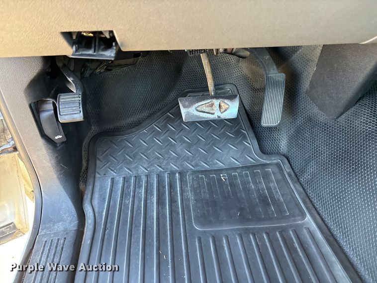 image for item DW7372 2008 Chevrolet Silverado pickup truck